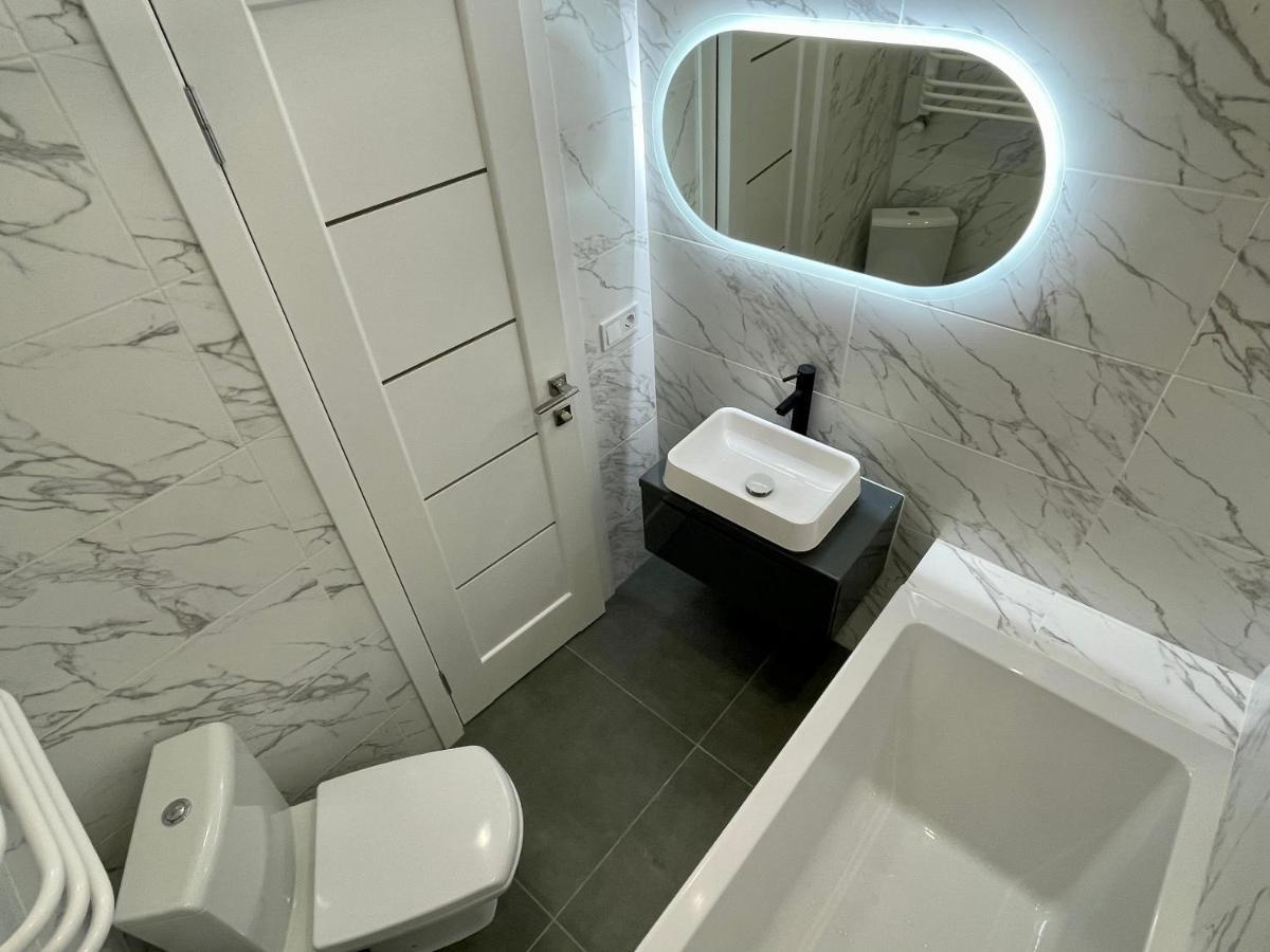 Apartment Premium In Center 伊万诺-弗兰科夫斯克 外观 照片